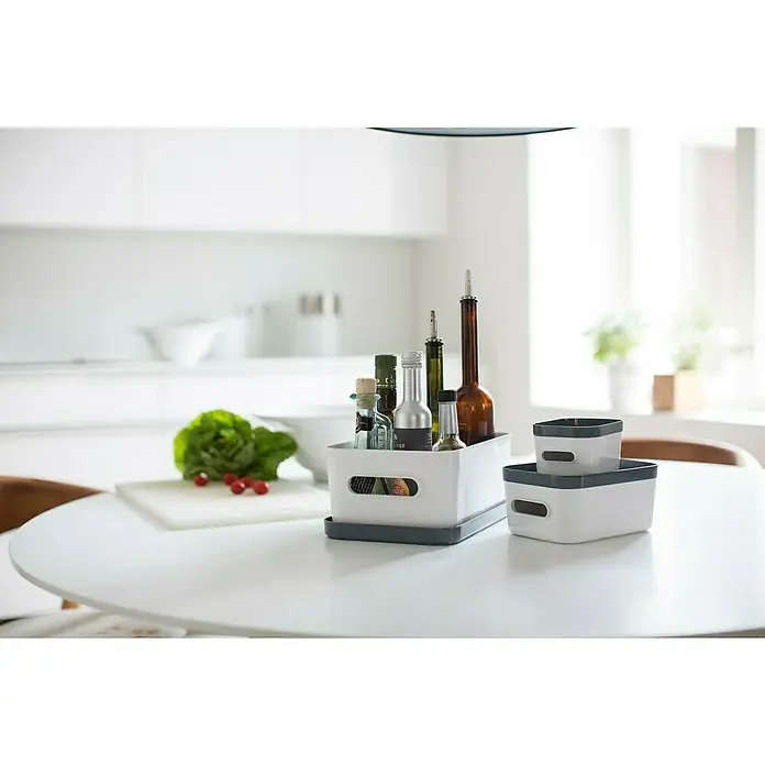 SmartStore Aufbewahrungsbox Compact - L x B x H: 29,5 x 19,5 x 12 cm, Kunststoff, Weiß - Anwendungsbeispiel