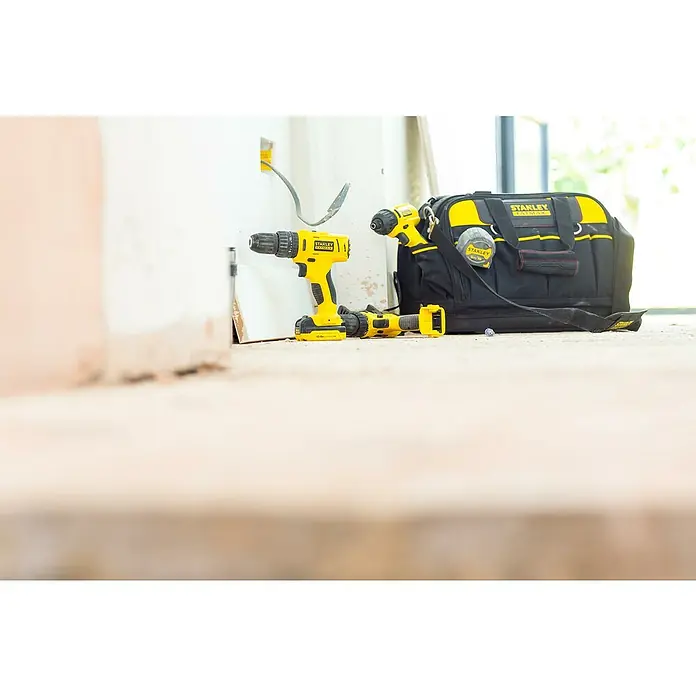 Stanley FatMax Taladro atornillador percutor de batería FMC021S2 - 10,8 V, Iones de litio, 1,5 Ah, 2 baterías - Foto ambiente