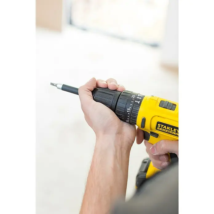 Stanley FatMax Taladro atornillador percutor de batería FMC021S2 - 10,8 V, Iones de litio, 1,5 Ah, 2 baterías - Producto en uso