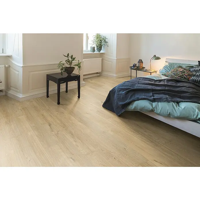 Egger Home Korkboden Comfort Jacksonville Eiche Natur - 1.292 x 193 x 8 mm, Landhausdiele - Stimmungsaufnahme