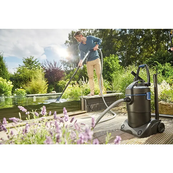 Oase Teichschlammsauger PondoVac 3 - 1.600 W, 27 l - Anwendungsbeispiel