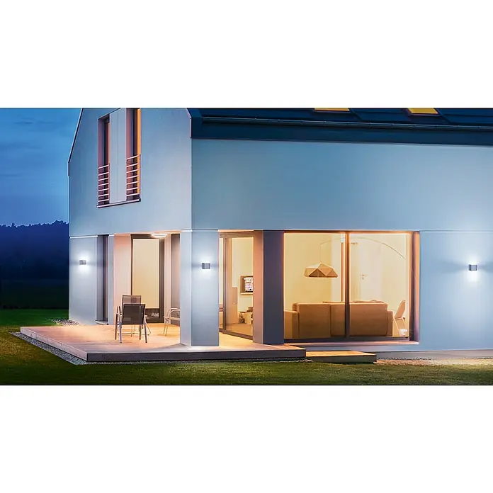 Steinel LED-Außenwandleuchte L 840 LED IHF SI - 9,1 W, 13,4 x 11 x 11 cm, Silber, IP44 - Stimmungsaufnahme