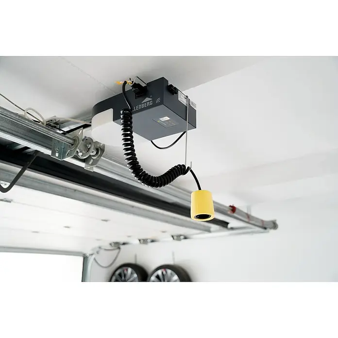 Schellenberg Spiralkabel - 2,8 m, Passend für: Schellenberg Garagentorantrieb Smart Drive L, Schellenberg Garagentorantrieb Smart Drive XL - Anwendungsbeispiel