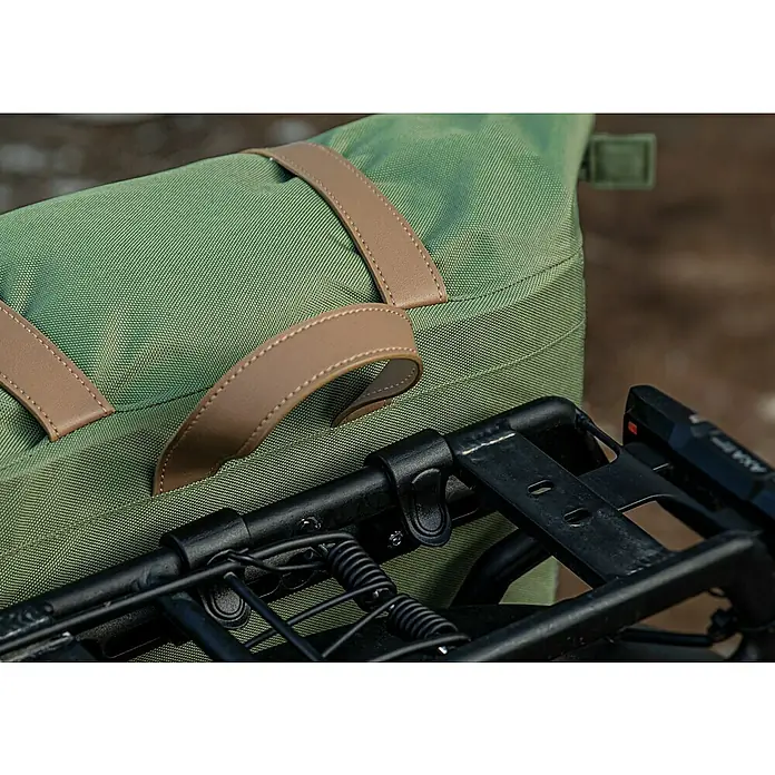 Gepäckträgertasche Retro - Volumen: 25 l, Grün, Tragegriff - Stimmungsaufnahme