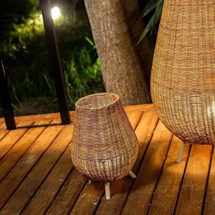 New Garden Lámpara de suelo LED batería Saona - Altura: 32,5 cm, 9 W, Marrón claro, Blanco cálido - Foto ambiente