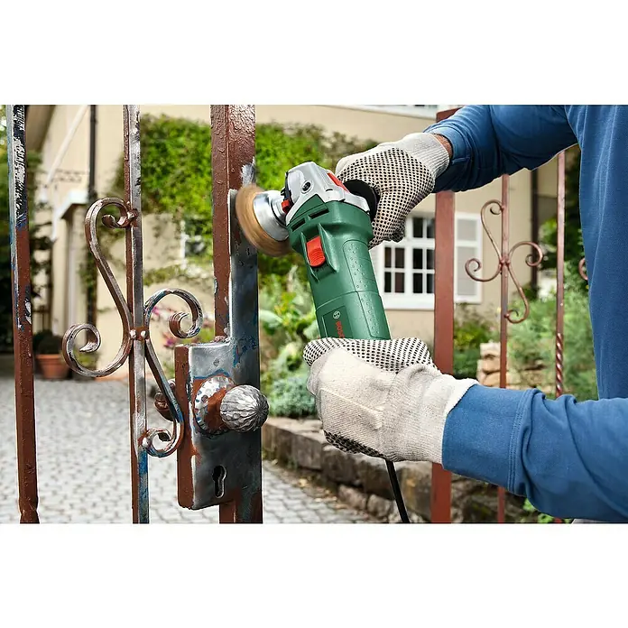 Bosch Winkelschleifer PWS 700-115 - 700 W, Durchmesser Scheibe: 115 mm, Leerlaufdrehzahl: 12.000 U/min - Anwendungsbeispiel