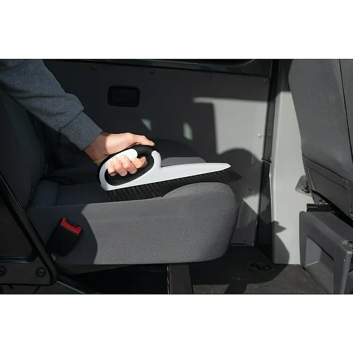 smartQ Tapezierbürste Haushaltsbürste - 31 x 12 cm - Anwendungsbeispiel