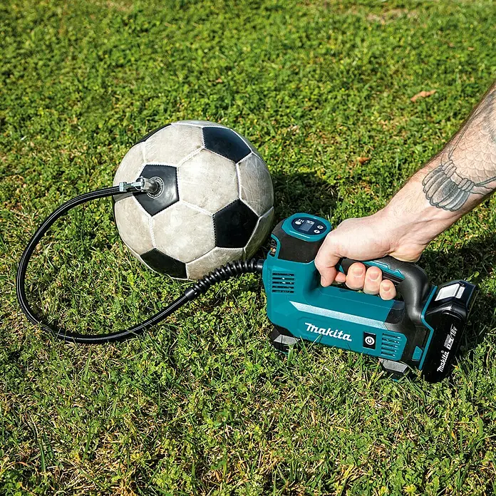 Makita Akku-Kompressor DMP180Z - 18 V, Li-Ionen, Ohne Akku, Max. Druck: 8,3 bar - Anwendungsbeispiel