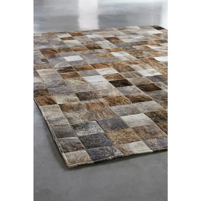 Esbeco Deko-Kuhfell Patchwork - Hellbraun, 180 x 120 cm, 100 % Echtfell - Stimmungsaufnahme