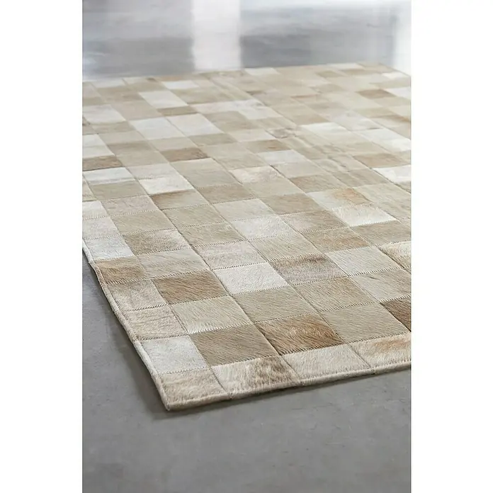 Esbeco Deko-Kuhfell Patchwork - Champagner, 180 x 120 cm, 100 % Echtfell - Stimmungsaufnahme