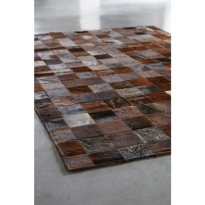 Esbeco Deko-Kuhfell Patchwork - Braun, 180 x 120 cm, 100 % Echtfell - Stimmungsaufnahme