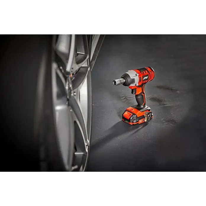 Formula 1® Akku-Schlagschrauber IW220 - 12 V, Anzahl Akkus: 1 Stk., 2 Ah, Leerlaufdrehzahl: 2.600 U/min, 8 -tlg. - Stimmungsaufnahme