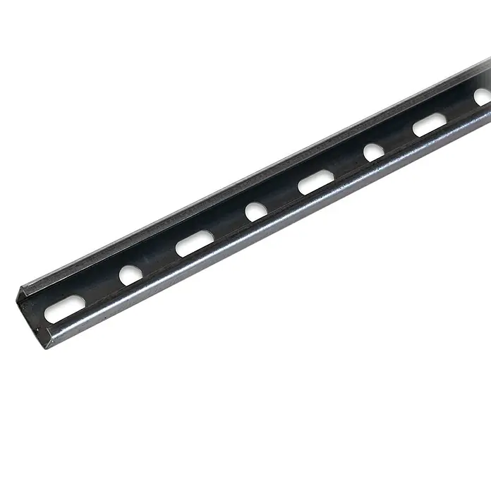 Perfil perforado - L x An x Al: 2 m x 2 cm x 1 cm - Primer plano