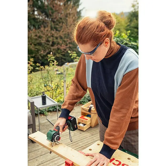 Bosch 18 V Power for All Sierra NanoBlade AdvancedCut 18 - Número de revoluciones de marcha en vacío: 7.000 r.p.m., 18 V, Sin batería - Producto en uso
