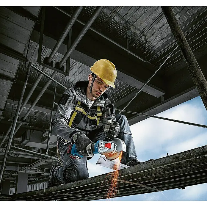 Bosch Professional Akku-Winkelschleifer GWX 18V-7 - 18 V, Ohne Akku, Durchmesser Scheibe: 125 mm - Anwendungsbeispiel