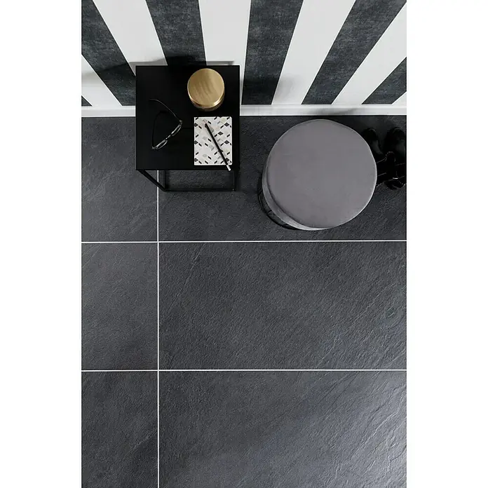 Feinsteinzeugfliese Lavagna Nera - 30 x 60 cm, Schwarz, Matt - Stimmungsaufnahme