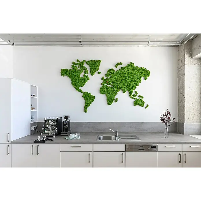 styleGreen Moosbild Weltkarte - 230 x 135 cm - Stimmungsaufnahme