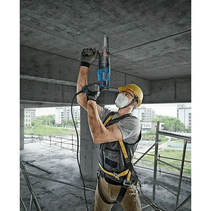 Bosch Professional Bohrhammer GBH 2-21 - 720 W, Leerlaufdrehzahl: 0 U/min - 2.000 U/min, Einzelschlagstärke: 2 J - Anwendungsbeispiel
