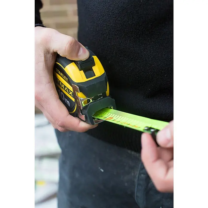 Stanley FatMax Kapselbandmaß PRO BLADE AMOR® - Länge Maßband: 10 m - Anwendungsbeispiel