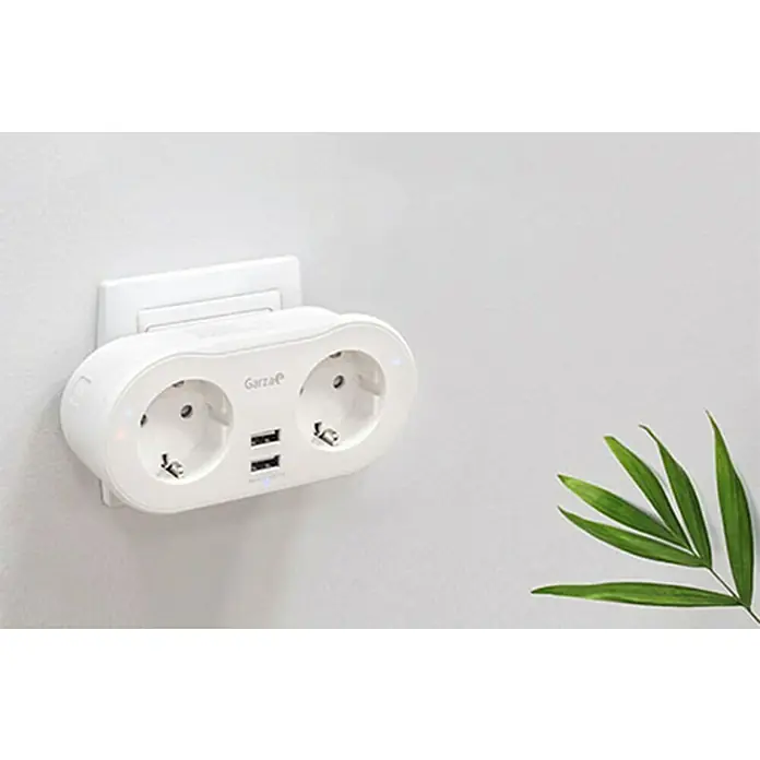 Garza Smart Home Enchufe inteligente tomas Schuko y 2 USB - Blanco, 2.300 W, 10 A - Foto ambiente