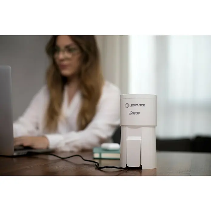 Ledvance Luftreiniger Violeds - Weiß, Ø x H: 8,5 x 16,4 cm, USB-Anschluss - Anwendungsbeispiel