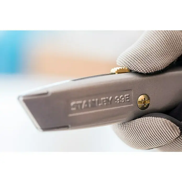 Stanley Schiebemesser 99E - Trapezklinge, Schiebbare Klinge - Anwendungsbeispiel
