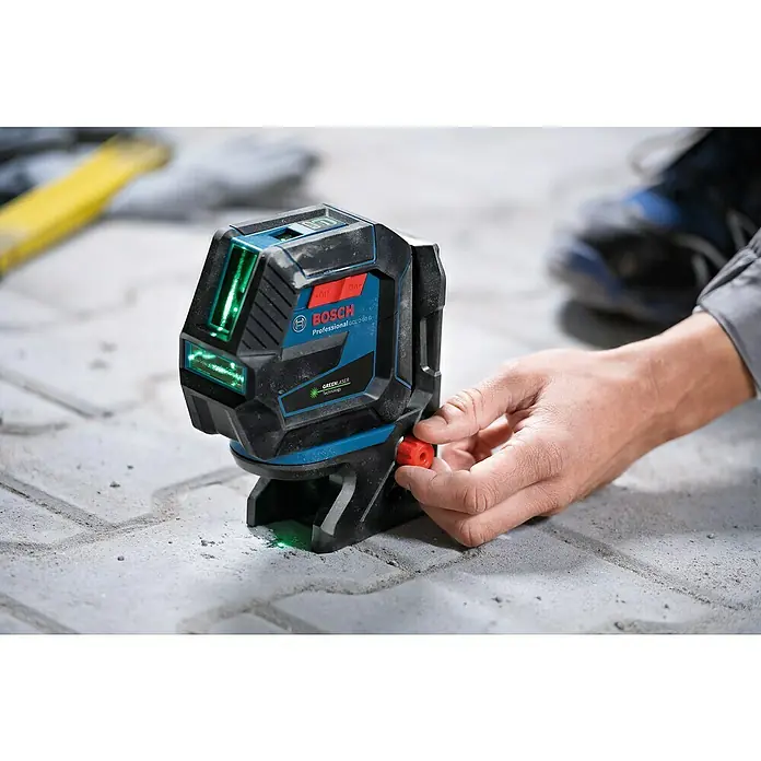 Bosch Professional Kombilaser GCL 2-50 G mit Bosch Professional Stativ BT 150 - Arbeitsbereich: 50 m (mit Empfänger) - Anwendungsbeispiel