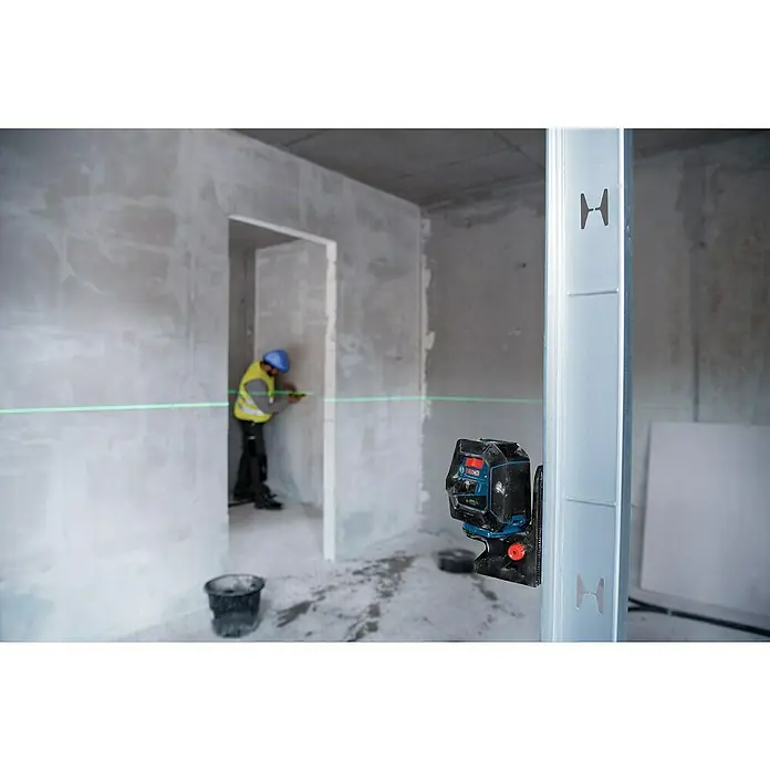 Bosch Professional Kombilaser GCL 2-50 G mit Bosch Professional Stativ BT 150 - Arbeitsbereich: 50 m (mit Empfänger) - Anwendungsbeispiel