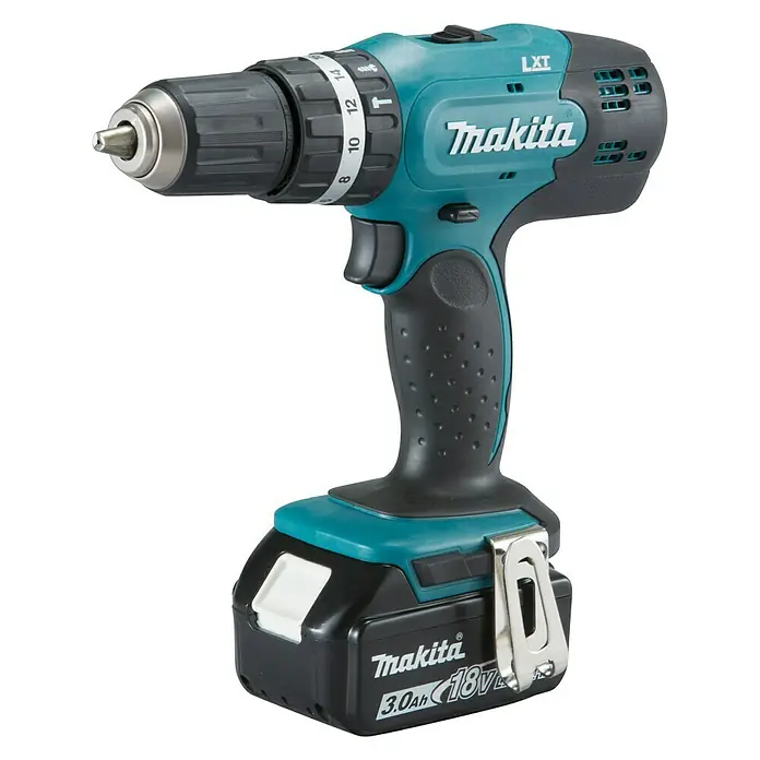Makita Taladro atornillador percutor de batería DHP453RFE - 18 V, 2 baterías, 3 Ah, Número de revoluciones de marcha en vacío: 0 r.p.m. - 1.300 r.p.m. - Vista angular