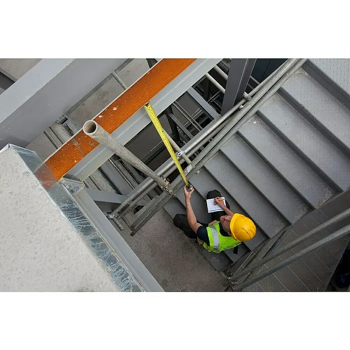 Stanley FatMax Kapselmaßband Autolock - Länge Maßband: 5 m, Bandbreite: 32 mm - Anwendungsbeispiel