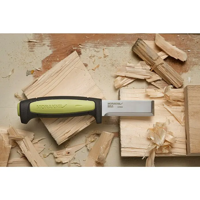 Morakniv Messer Pro Chisel Sealed - Klingenlänge: 75 mm, Klingenstärke: 3,1 mm - Stimmungsaufnahme
