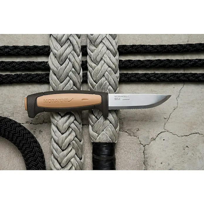 Morakniv Messer Pro Rope Sealed - Klingenlänge: 91 mm, Art Klinge: Gezahnte Schneide - Stimmungsaufnahme