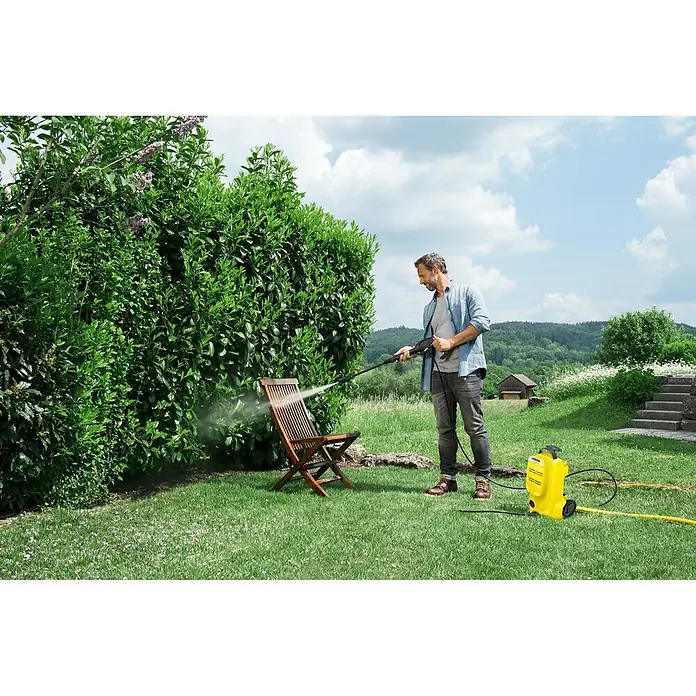Kärcher Hochdruckreiniger K4 Pure Home - 1.800 W, Betriebsdruck: 20 bar - 130 bar, Fördermenge: Max. 420 l/h - Anwendungsbeispiel
