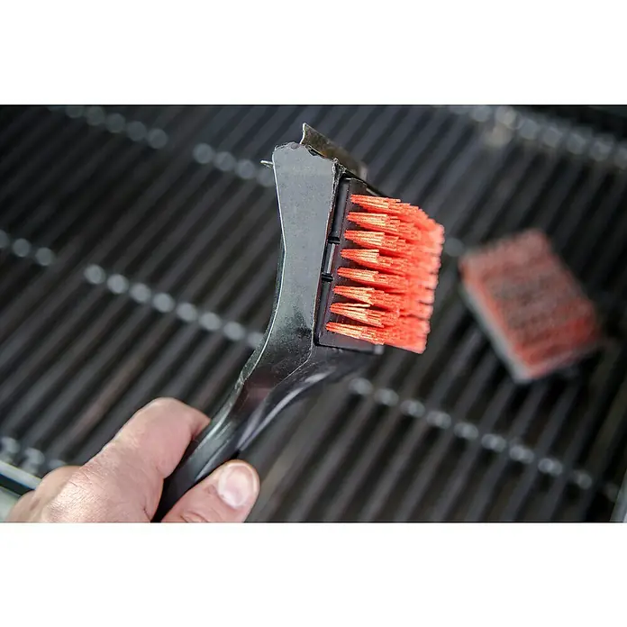 Char-Broil Ersatzbürstenkopf - Passend für: Char-Broil Grillbürste Cool-Clean Premium, Nylon - Anwendungsbeispiel
