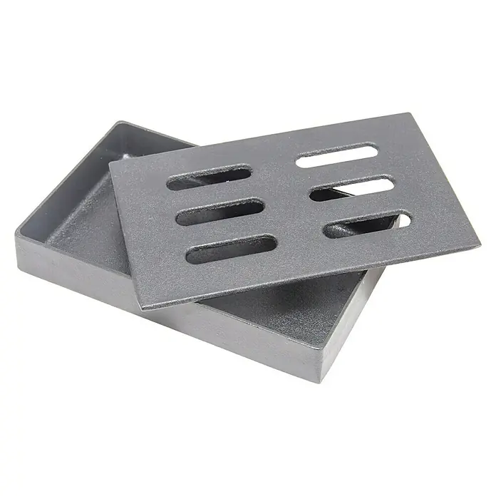 Char-Broil Räucherbox - Gusseisen, L x B x H: 20,5 x 12,8 x 3,5 cm - Diagonale Ansicht