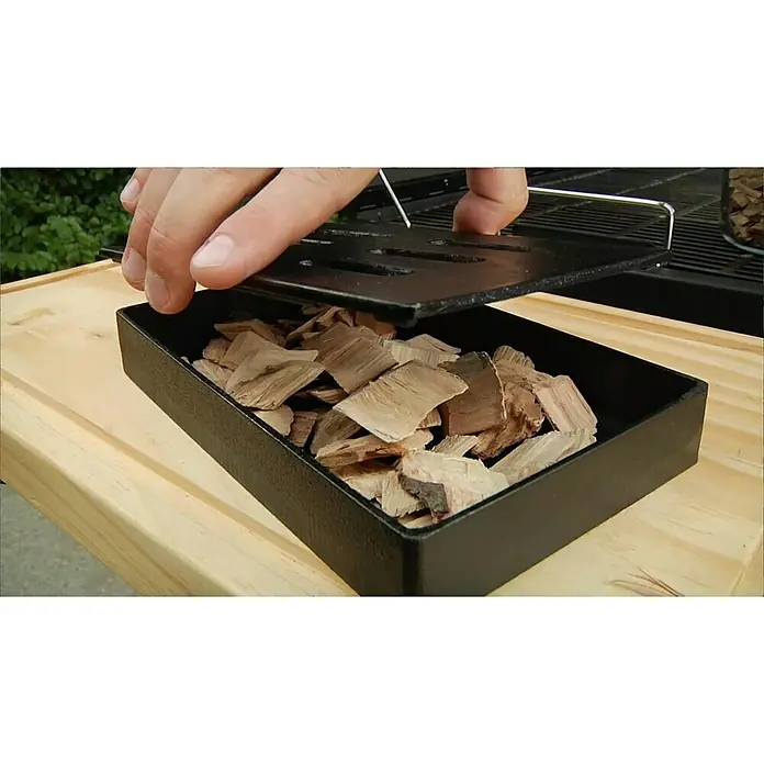 Char-Broil Räucherbox - Gusseisen, L x B x H: 20,5 x 12,8 x 3,5 cm - Anwendungsbeispiel