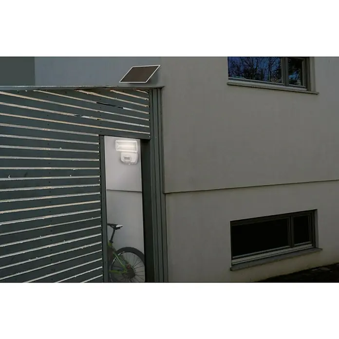Brennenstuhl LED reflektor - Bijele boje, Senzor pokreta, IP44 - Proizvod u upotrebi
