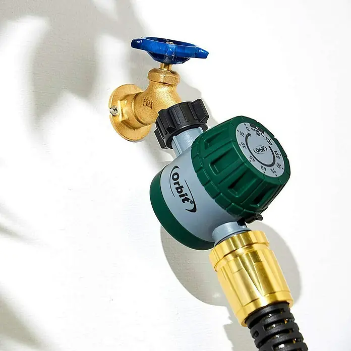 Orbit Temporizador para agua - Polipropileno, Dimensión conexión: ¾″, Tiempo de riego: 15 min - 120 min - Producto en uso
