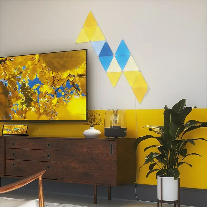 Nanoleaf LED-Panel Shapes Triangles 15er Starter Set 2. Generation - L x B x H: 23 x 20 x 0,6 cm, Weiß, RGBW - Stimmungsaufnahme