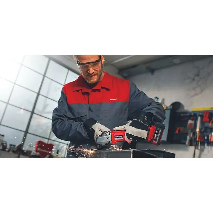 Einhell Power X-Change Amoladora angular de batería Axxio 18/125 - 18 V, Sin batería, Diámetro disco: 125 mm, 8.500 r.p.m. - Producto en uso