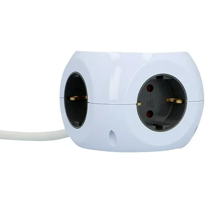 Blaupunkt Steckdosenwürfel mit Induktion - Anzahl Steckdosen Schuko: 3 Stk., Weiß, 2 x USB A und 2 x USB C - Diagonale Ansicht