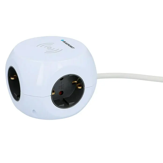 Blaupunkt Steckdosenwürfel mit Induktion - Anzahl Steckdosen Schuko: 3 Stk., Weiß, 2 x USB A und 2 x USB C - Diagonale Ansicht
