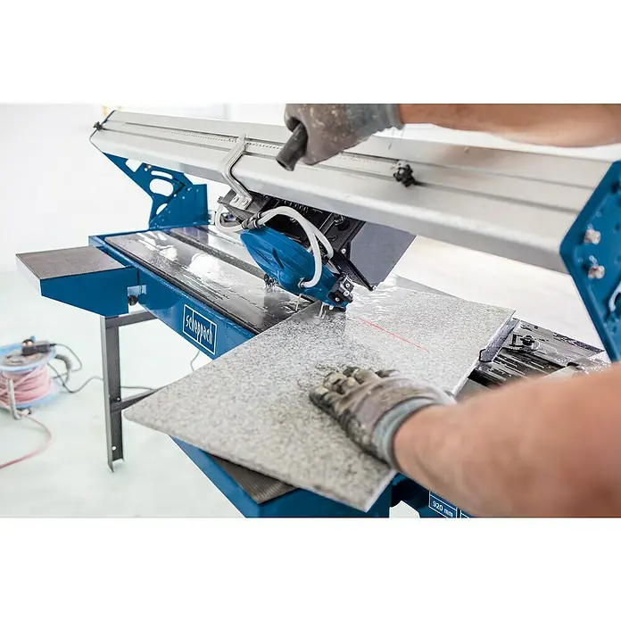 Scheppach Fliesenschneider FS3600 - 900 W, Schnitttiefe: 0 mm - 36 mm - Anwendungsbeispiel