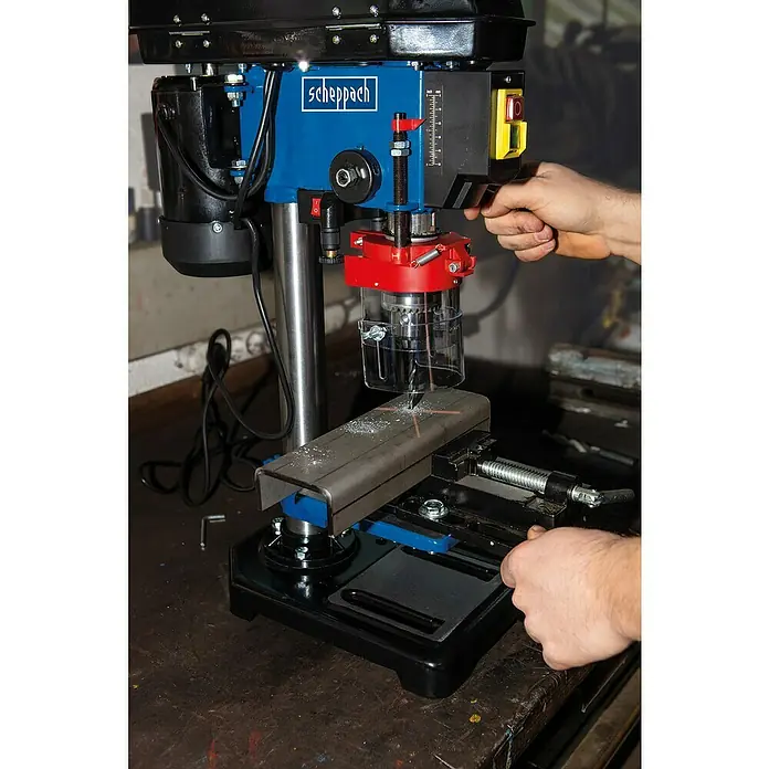 Scheppach Stolna bušilica DP16VLS - 500 W, 600 okr/min - 2.600 okr/min, Stezna širina bušeće glave: 3 mm - 13 mm - Proizvod u upotrebi