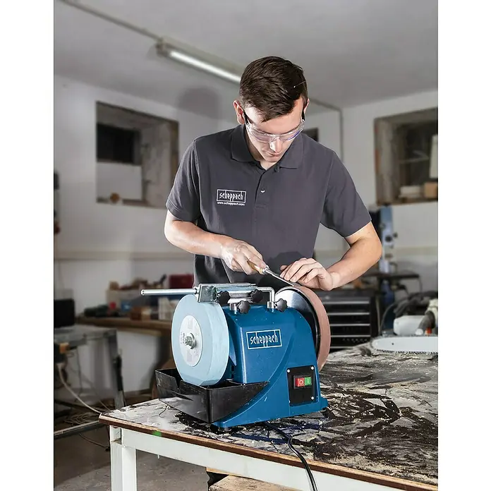 Scheppach Nass-Schleifmaschine TiGer 2000 S - 120 W, Max. Leerlaufdrehzahl: 1.200 U/min, Durchmesser Schleifscheibe: 200 mm - Anwendungsbeispiel
