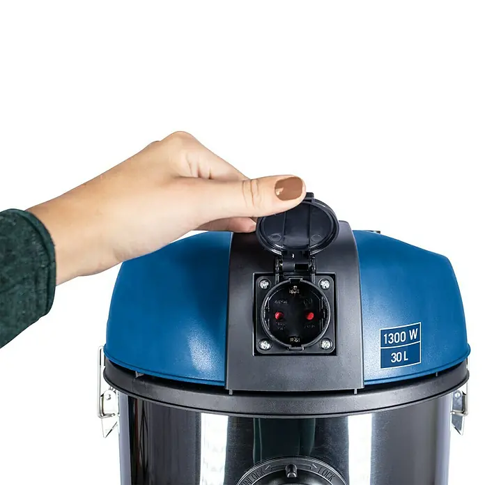 Scheppach Usisivač za mokro i suho usisavanje NTS30 Premium - 1.300 W, 30 l - Proizvod u upotrebi