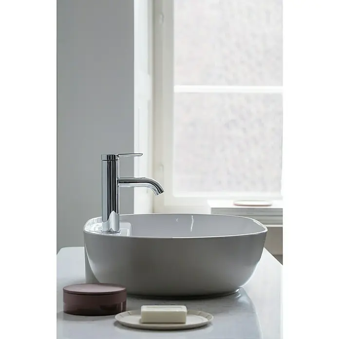 Duravit Luv Aufsatzwaschbecken - 80 x 40 cm, Mit schmutzabweisender Glasur, Hahnloch: Mitte, Ohne Überlauf, Weiß - Stimmungsaufnahme