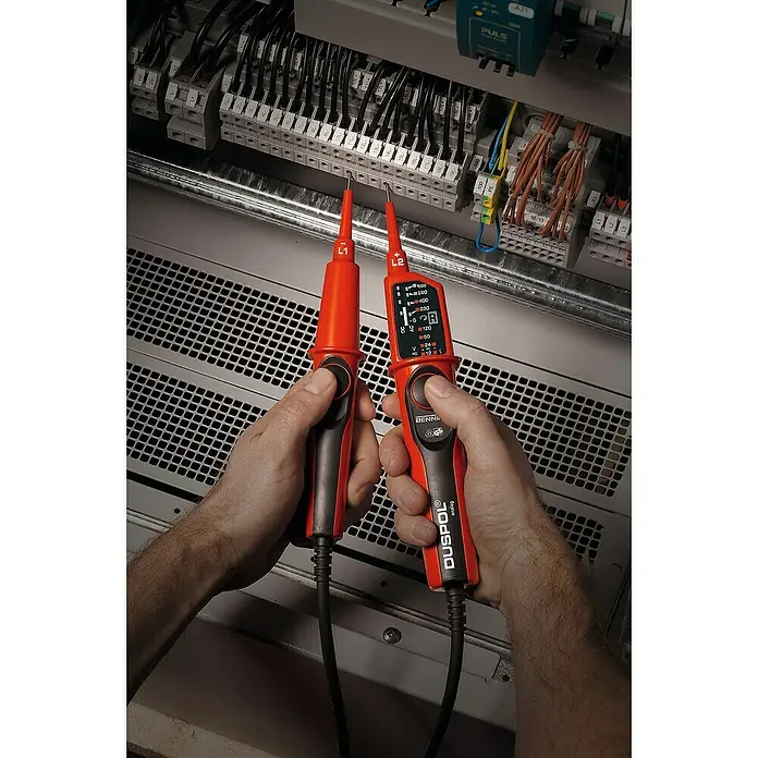 Benning Spannungsprüfer Duspol analog - 12/24/50/120/230/400/690/1.000 V, 2-polig, Schwarz, Rot - Anwendungsbeispiel