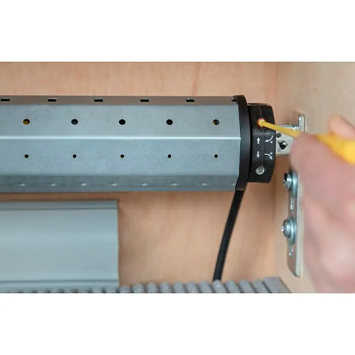 Schellenberg Rohrmotor Rollopower Action Mini 3 - Max. Rollladenfläche: 2 m² bei Kunststoffrollläden, Einbaulänge: 500 mm, Zugkraft: 8 kg - Detailaufnahme