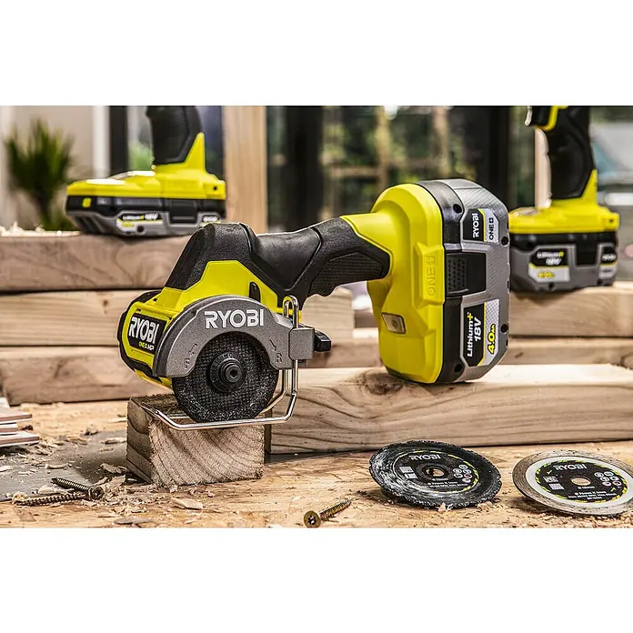Ryobi ONE+HP Amoladora de batería RCT18C-0 - 18 V, Sin batería, Número máx. de revoluciones en régimen de marcha en vacío: 20.000 r.p.m. - Foto ambiente